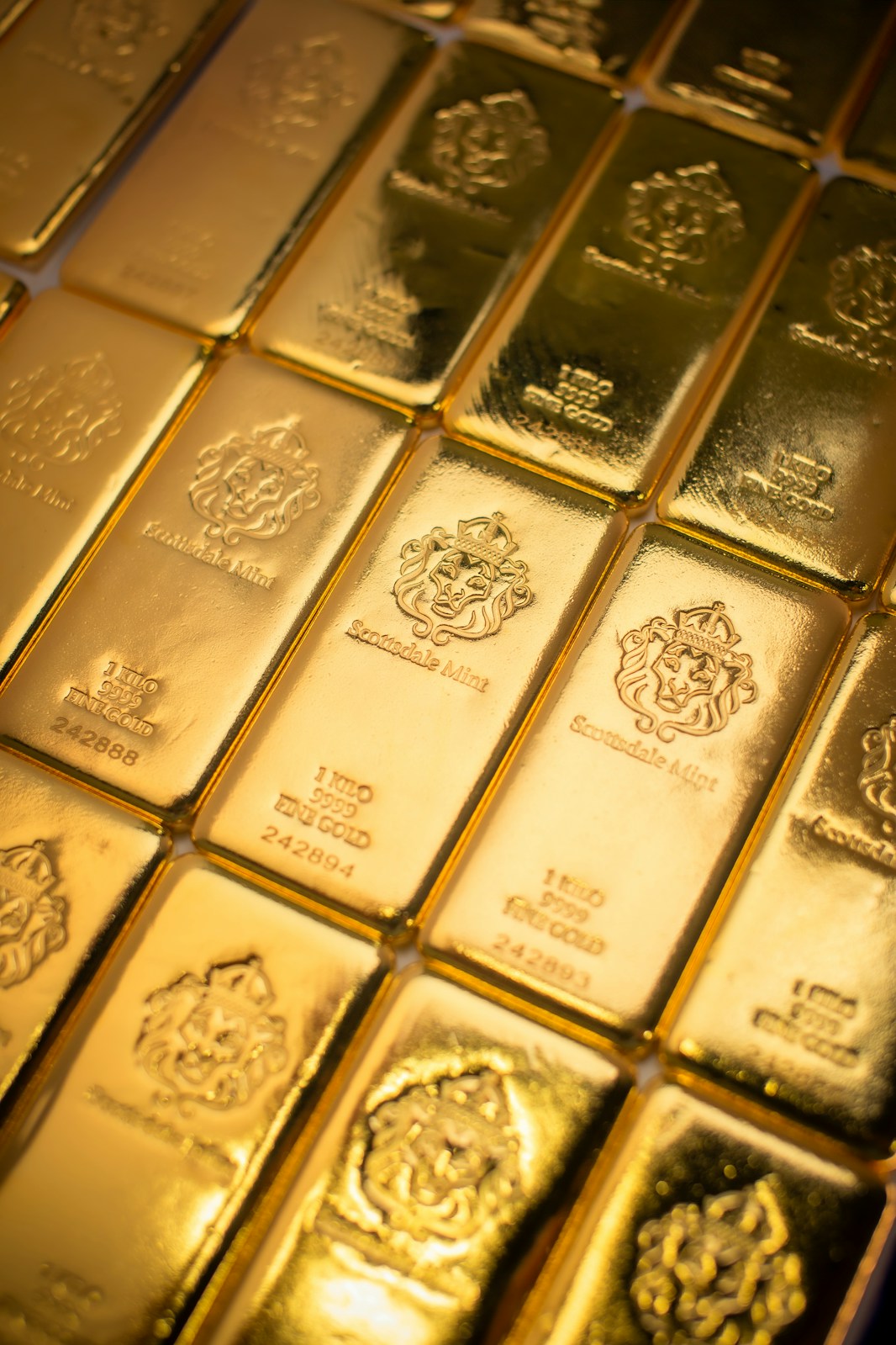 Gold Price to Touch $8,000: JPMorgan’s Bold Prediction and Market Drivers